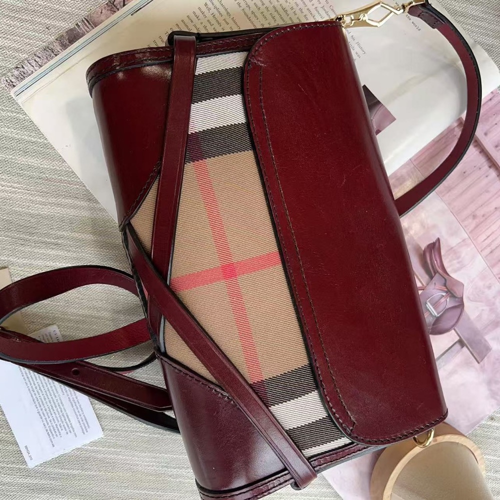 Burberry House Check Pattern Crossbody Bag - Picture 2 of 6